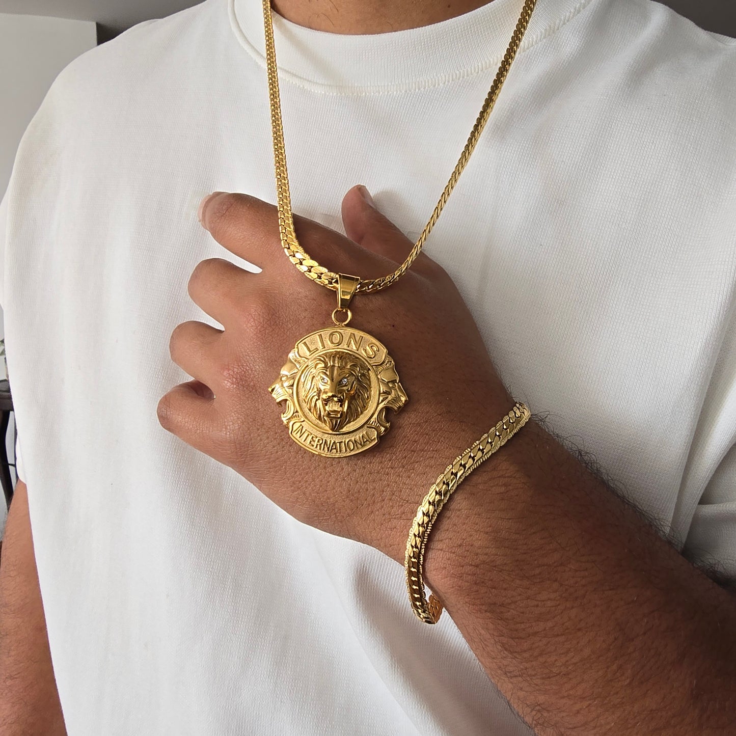 DIJE TRES LEONES ORO 18K LAMINADO